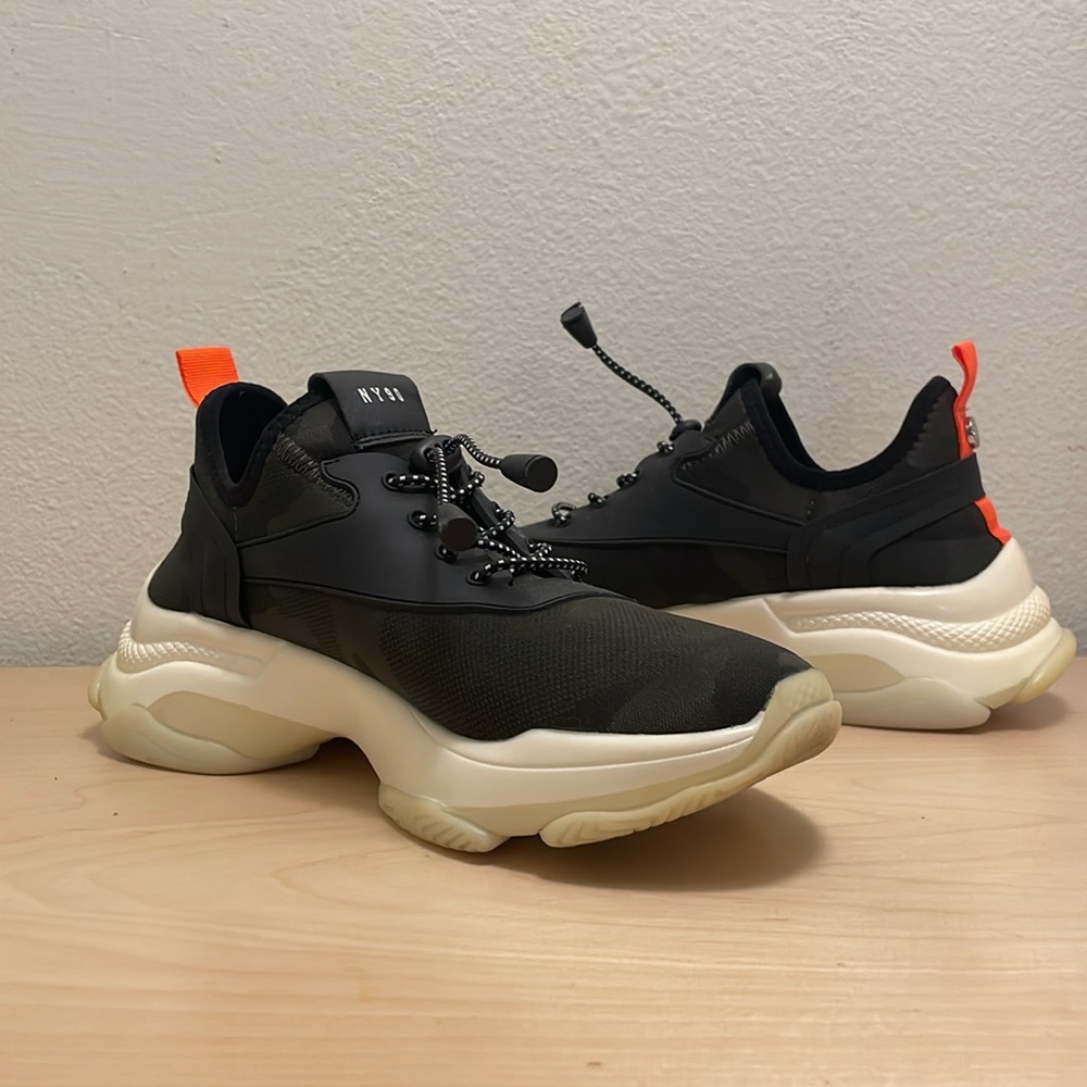 Steve Madden Myles Camo Laceless Sneaker